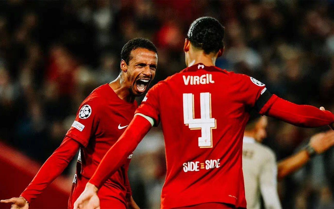 问鼎娱乐包含赛地聚焦——英超集结日热度飙升；利物浦回应争议；震撼外界；更衣室氛围转暖的词条