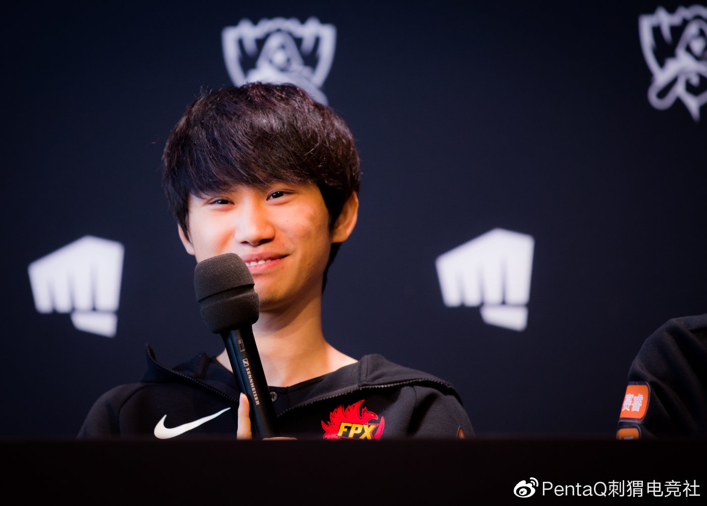 问鼎登录入口字母哥连续十二场比赛得分超过败北Doinb在SKT比赛中回归赛场，里程碑夜西汉姆回应争议直接炸裂的简单介绍